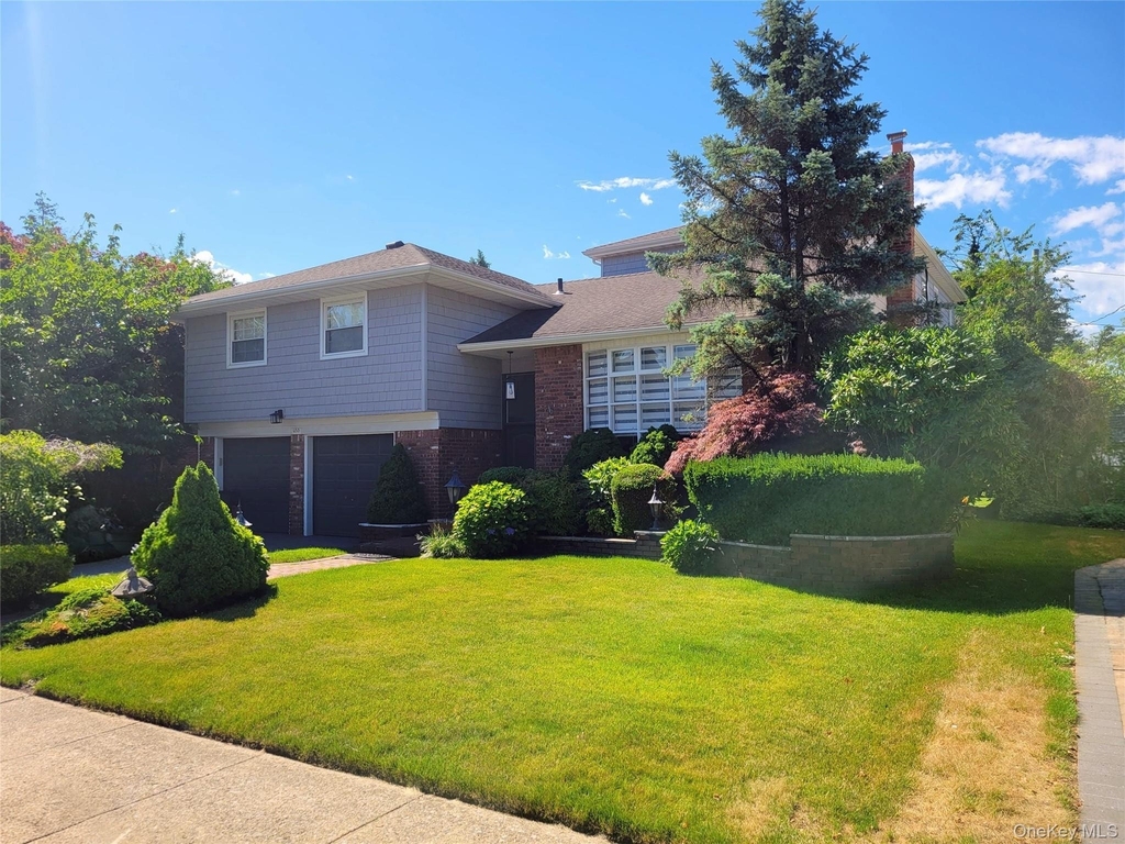 650 Prescott Place - Photo 0