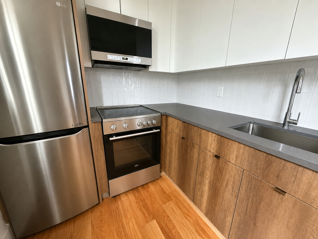 481 Evergreen Avenue - Photo 2