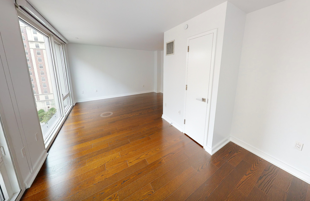 West 113th Street - Photo 2