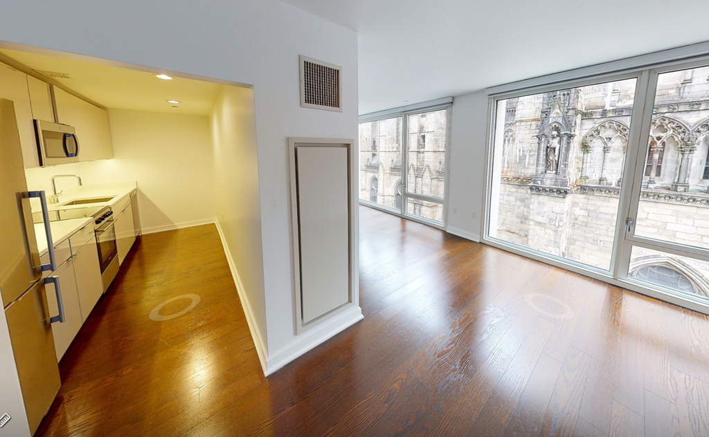 West 113th Street - Photo 0