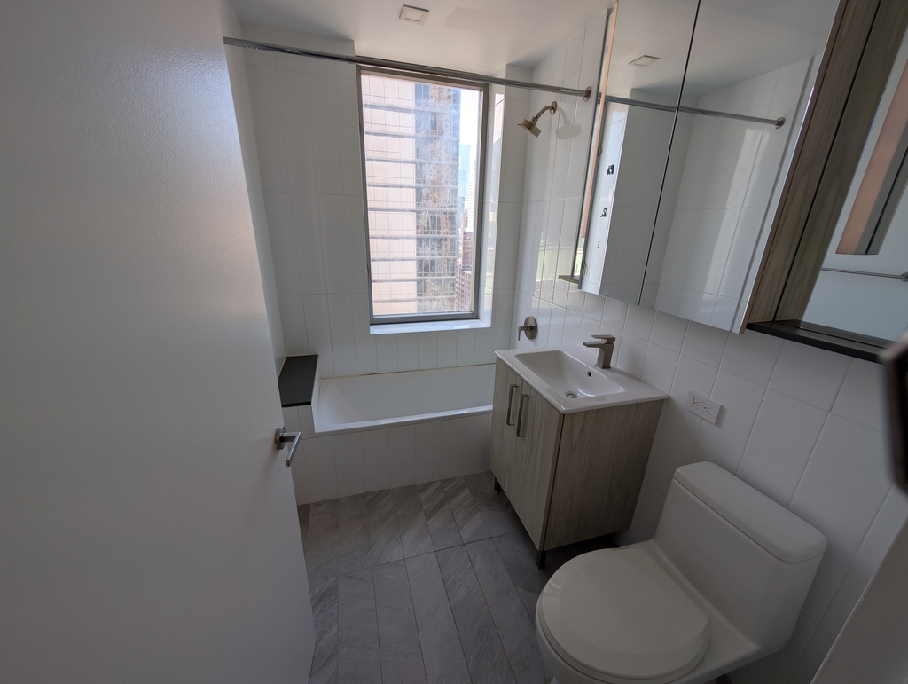 West 47th Street - Photo 7