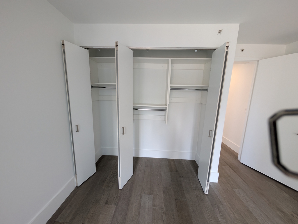 West 47th Street - Photo 8