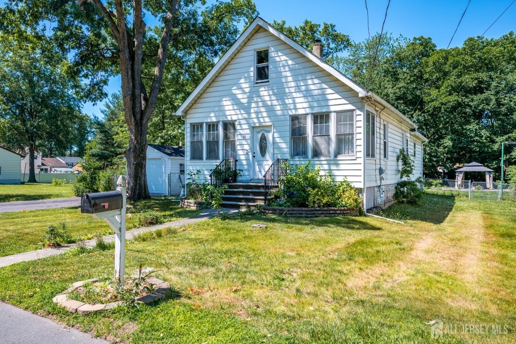 10 Jeff Street - Photo 2