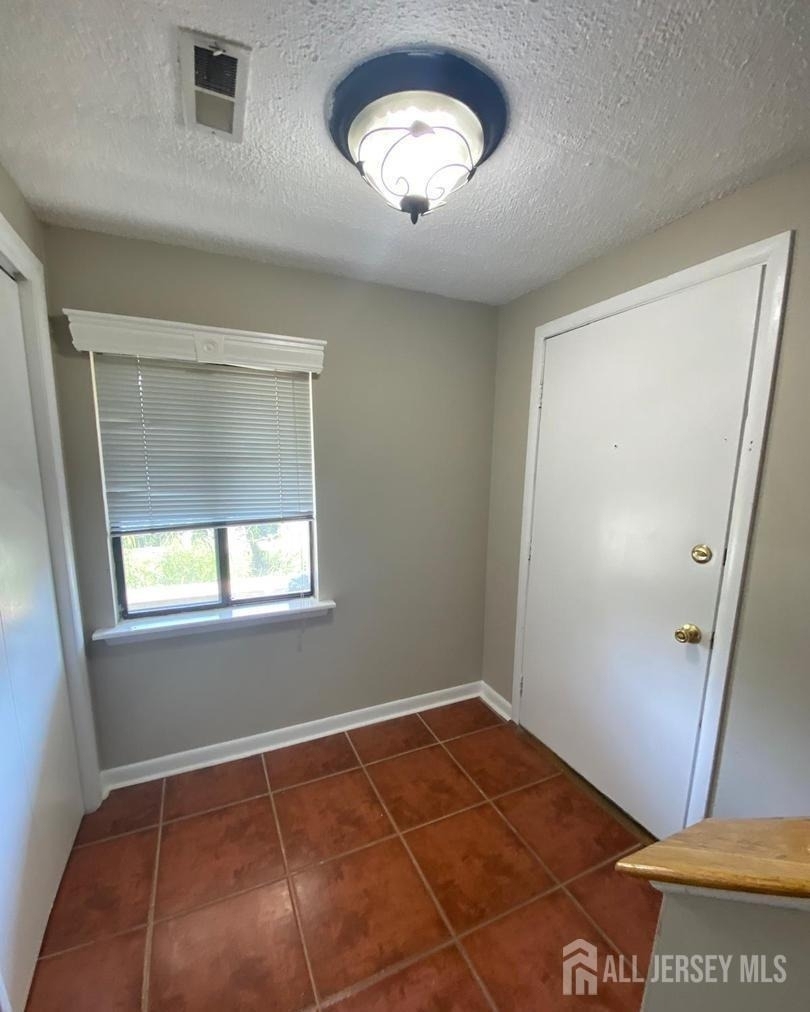 254 Hampshire Drive - Photo 5