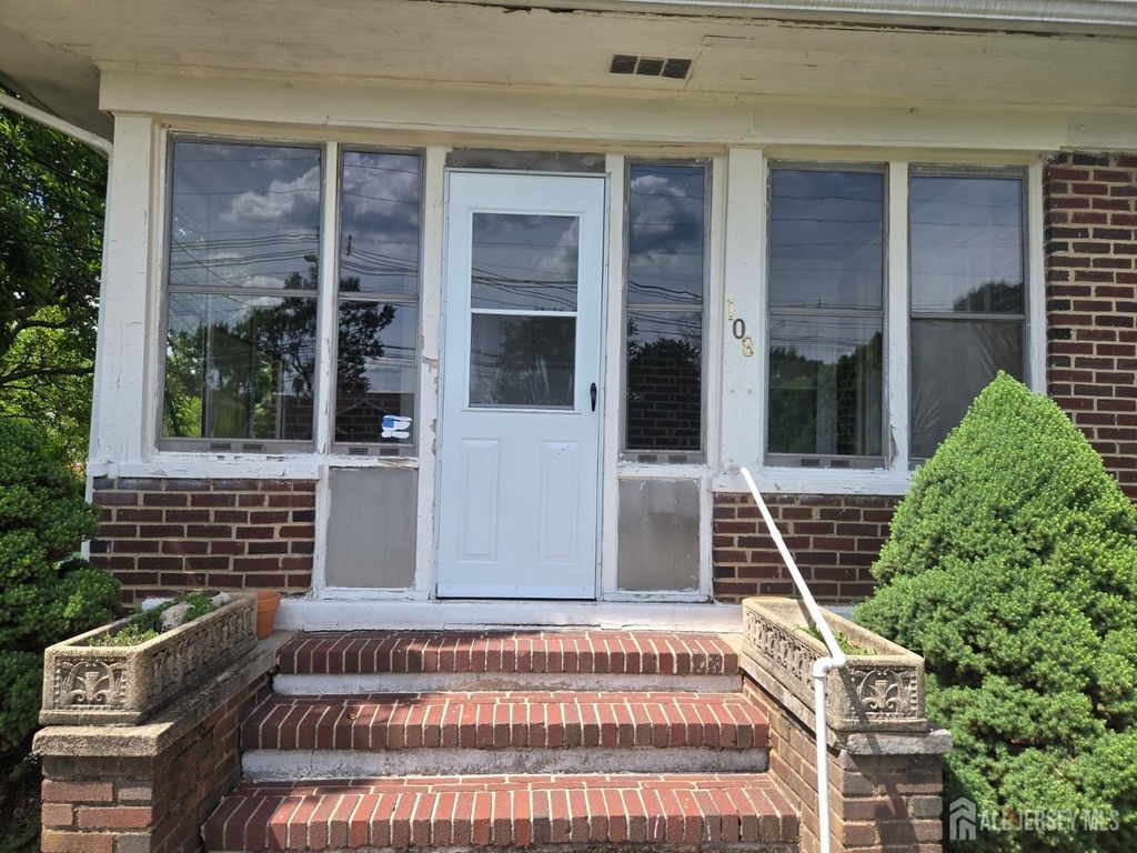 108 Bell Avenue - Photo 1