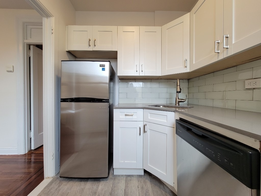 25-21 31st Avenue - Photo 1