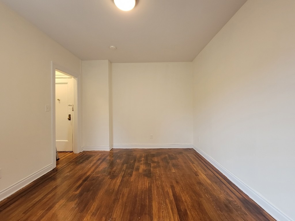 25-21 31st Avenue - Photo 5