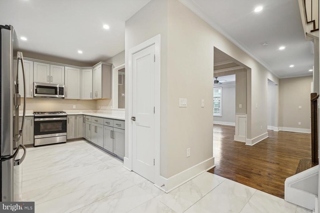 1553 Rivertown Place - Photo 7