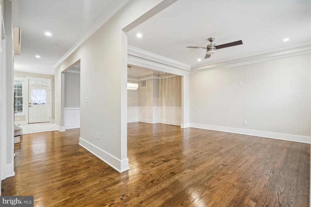 1553 Rivertown Place - Photo 4