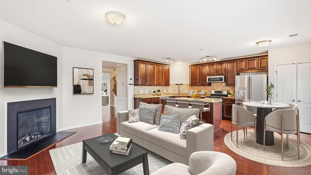 15360 Kensington Park Drive - Photo 4