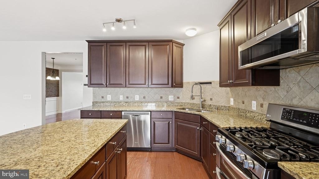 15360 Kensington Park Drive - Photo 9