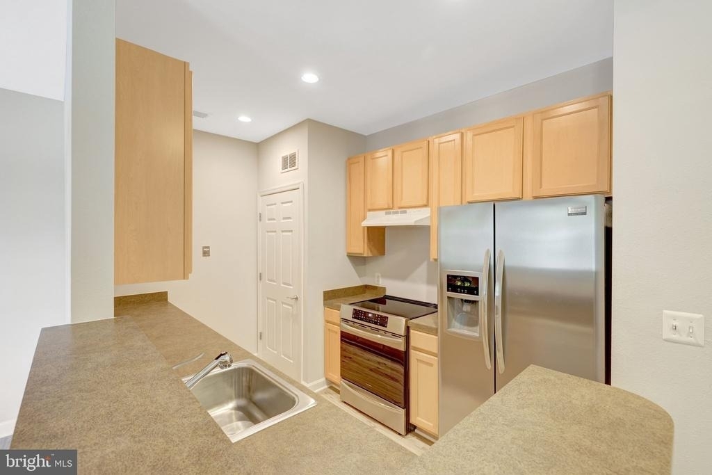42421 Rockrose Square - Photo 6