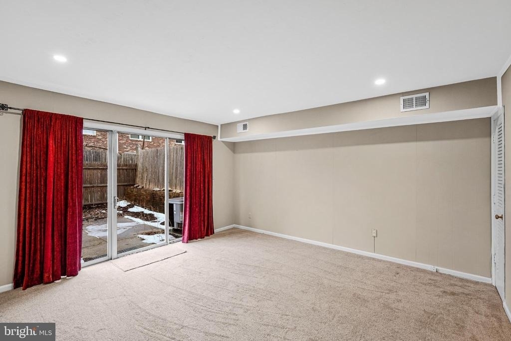 8330 Darlington Street - Photo 8