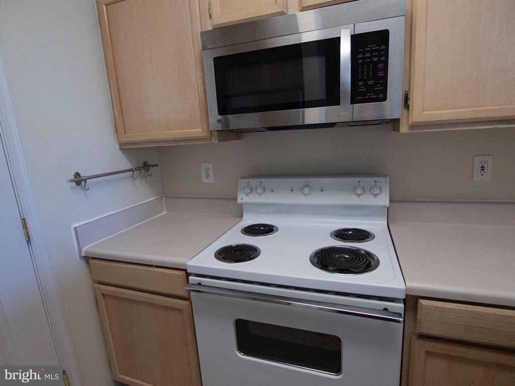 1591 Spring Gate Drive - Photo 4