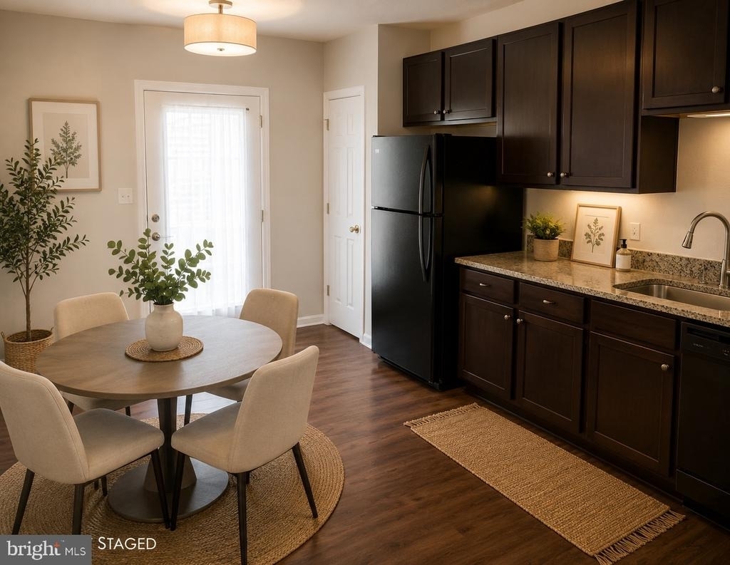 1303 Wilcox Avenue - Photo 3