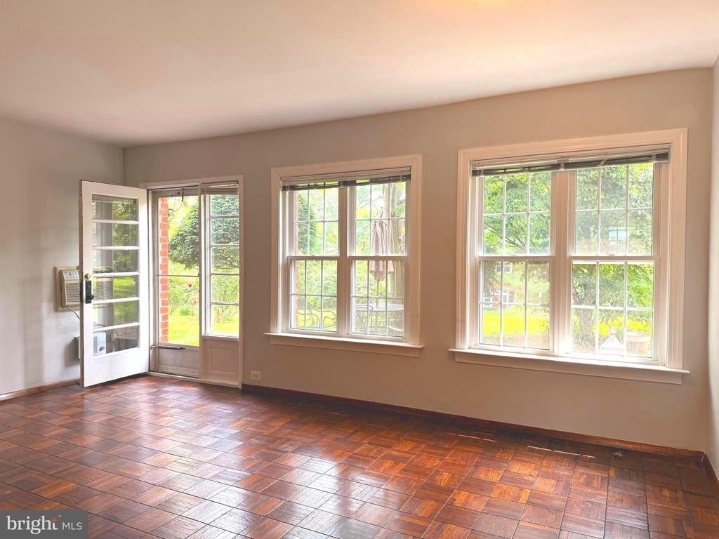 3211 Ravensworth Place - Photo 2