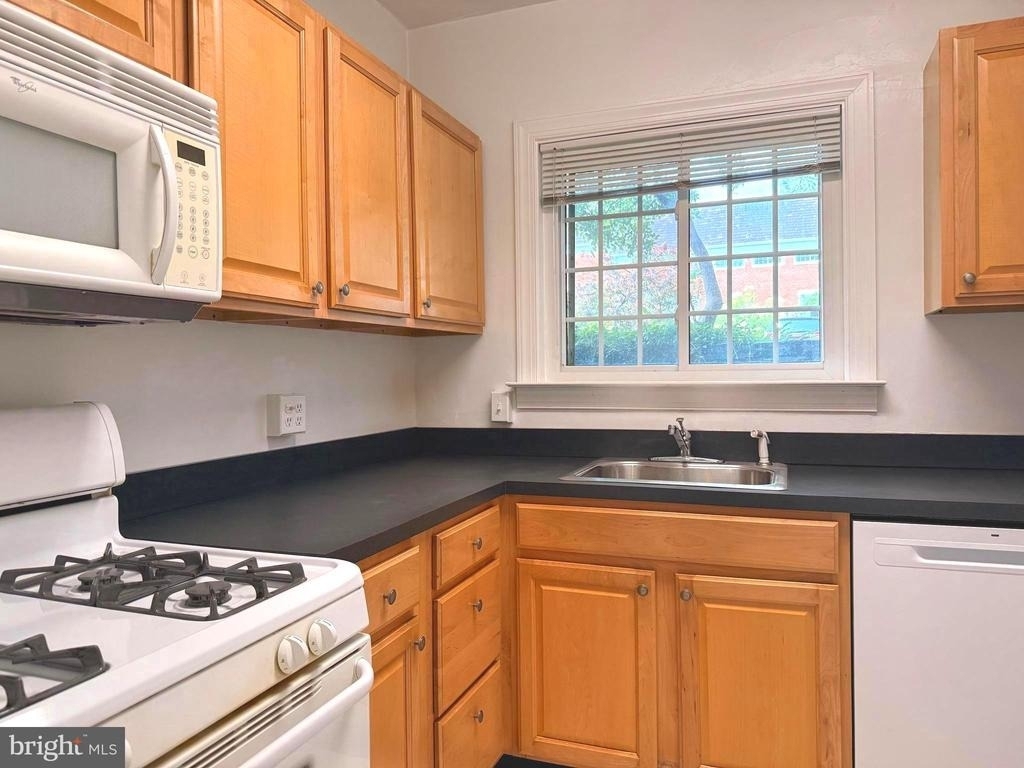3211 Ravensworth Place - Photo 12
