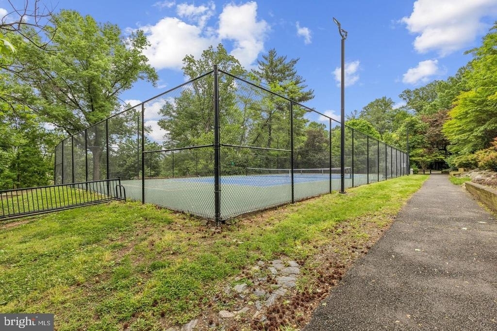 1024 Valley Drive - Photo 21