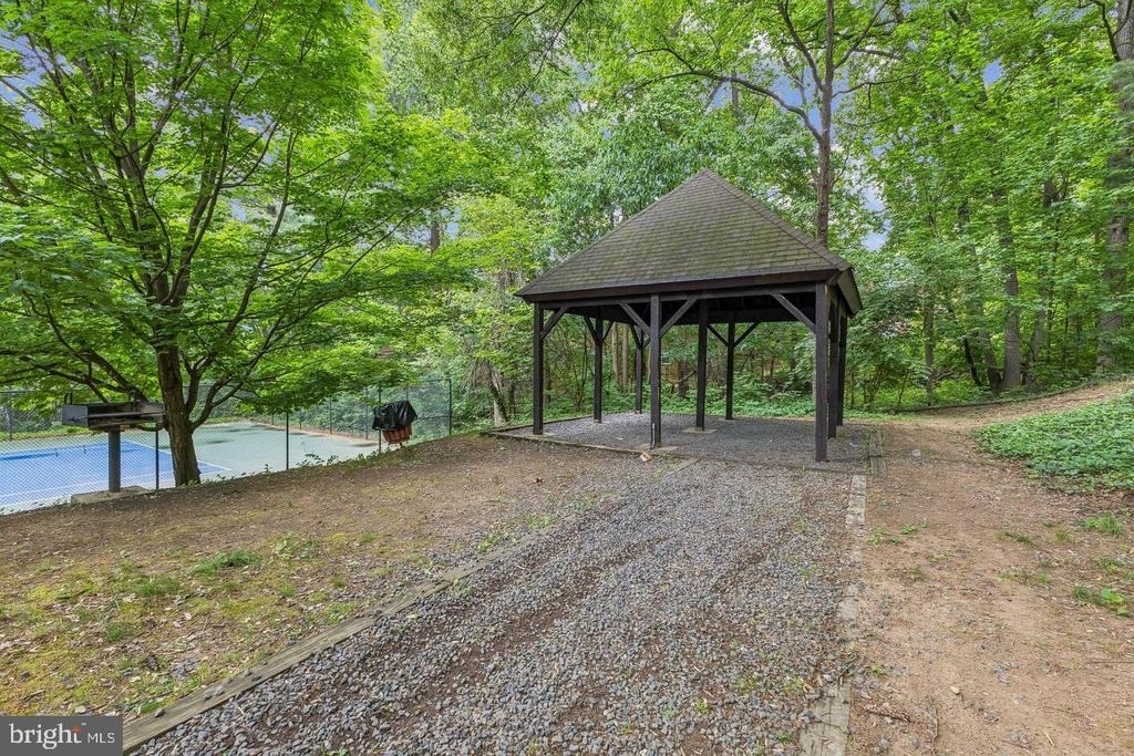 1024 Valley Drive - Photo 24