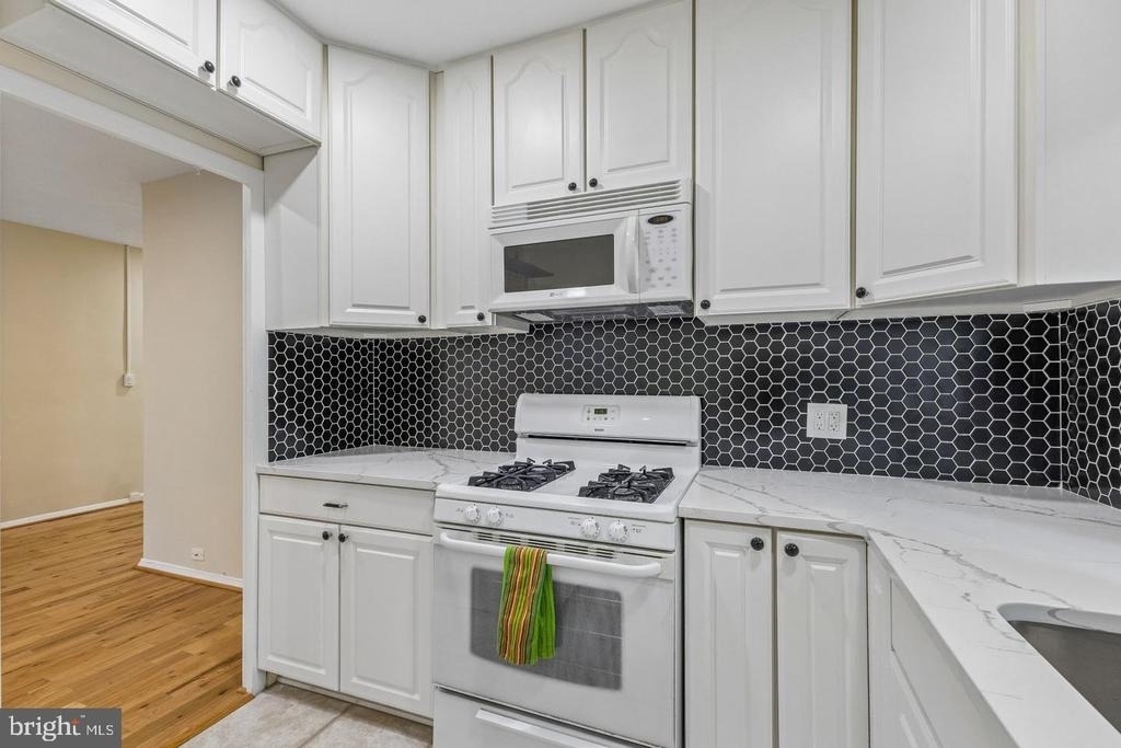 1024 Valley Drive - Photo 13