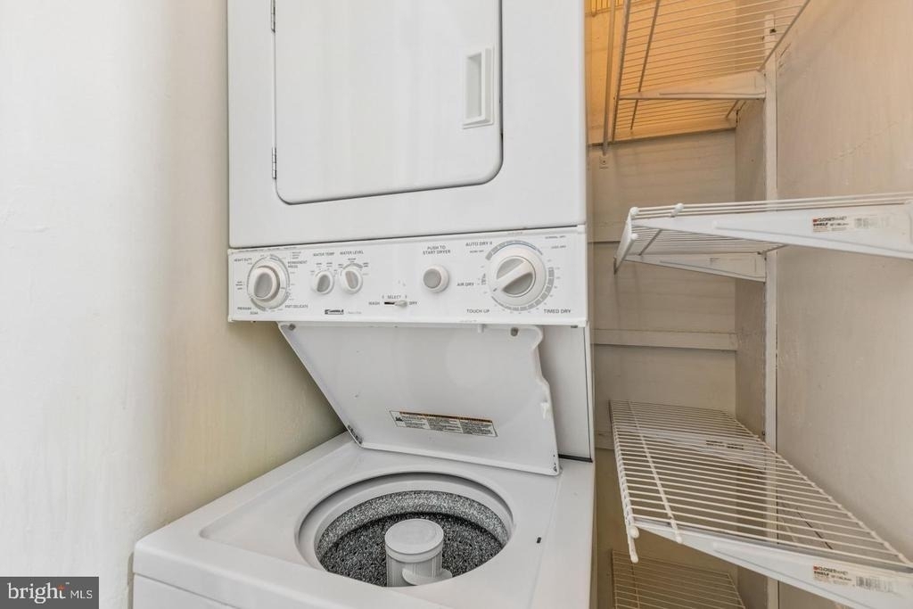 1024 Valley Drive - Photo 4