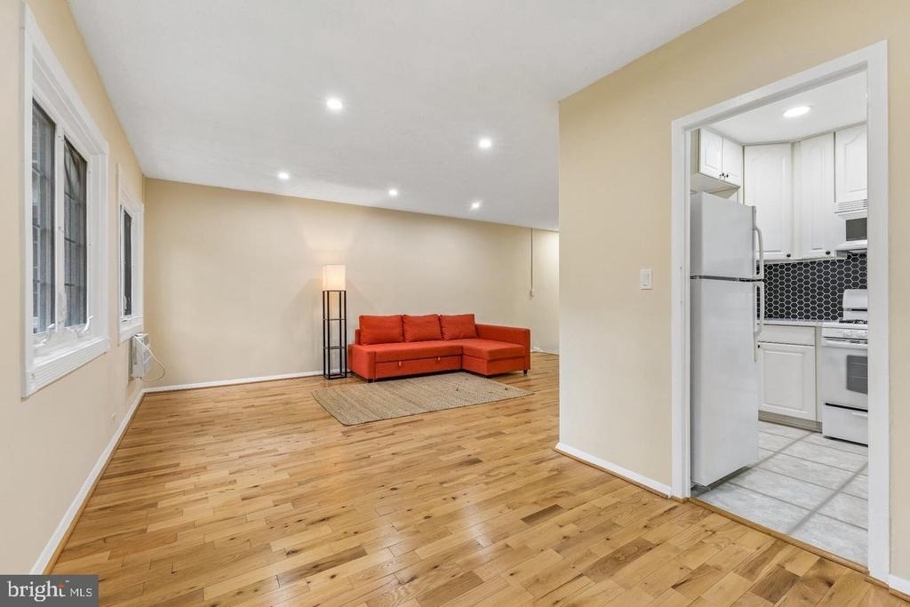 1024 Valley Drive - Photo 10