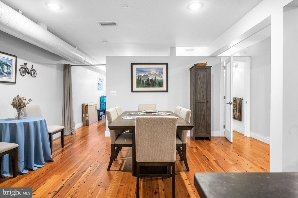 1210 Queen - Photo 18
