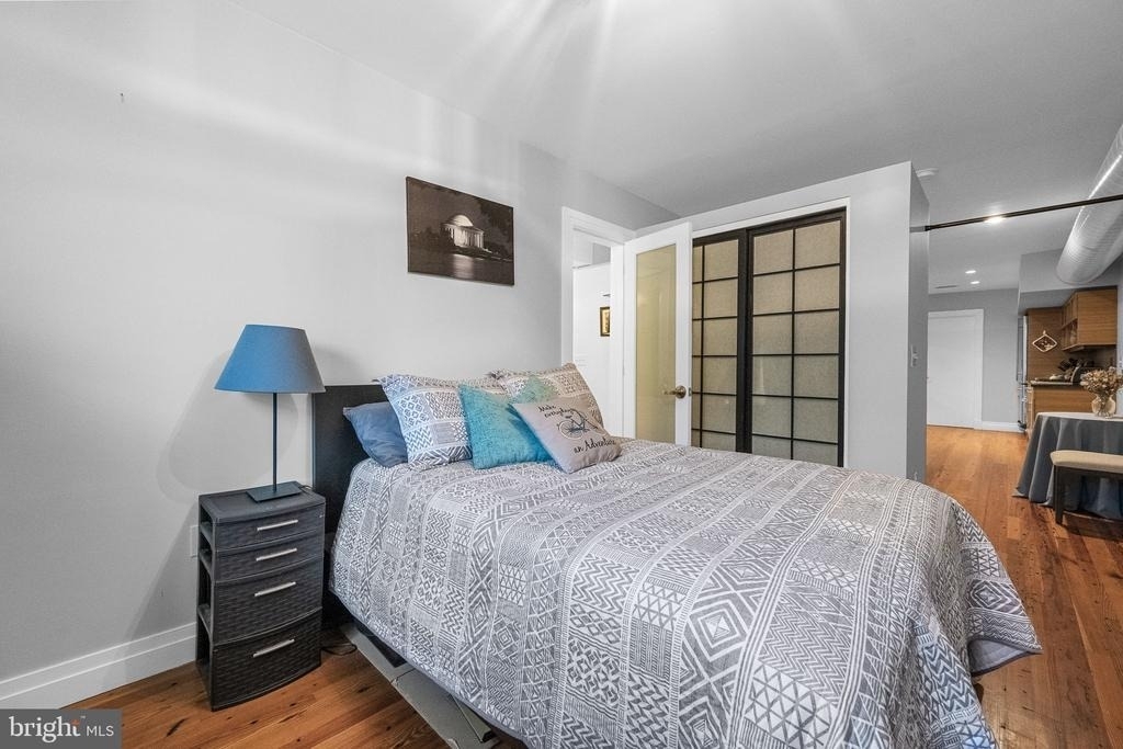 1210 Queen - Photo 20