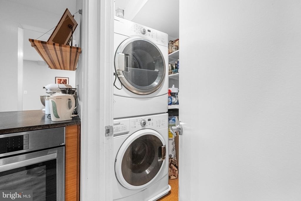 1210 Queen - Photo 15