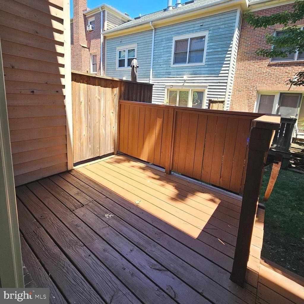 1119 Stuart Street - Photo 9