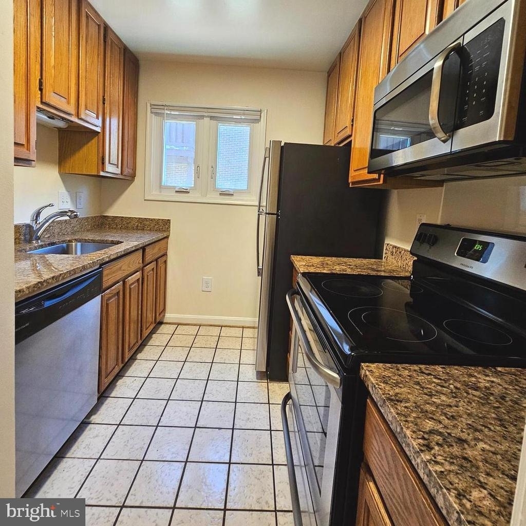 1119 Stuart Street - Photo 6