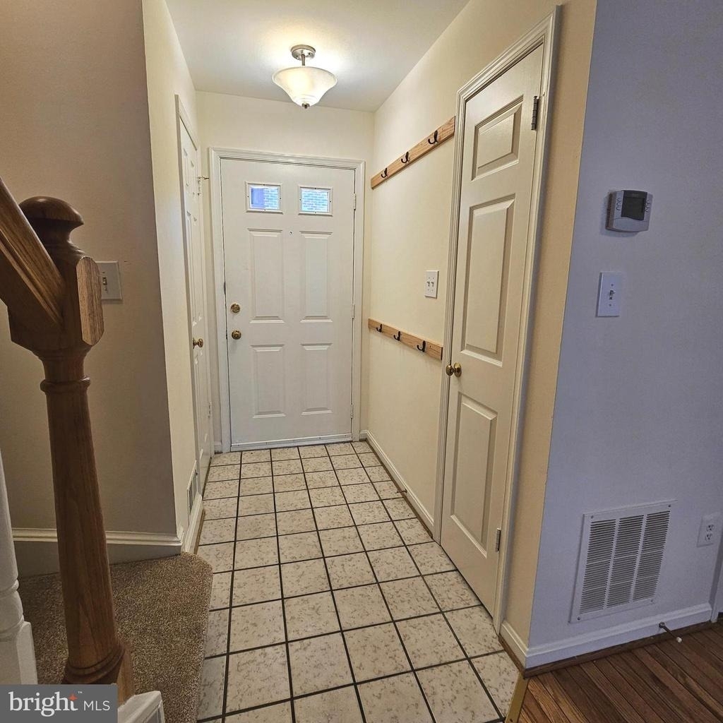 1119 Stuart Street - Photo 2