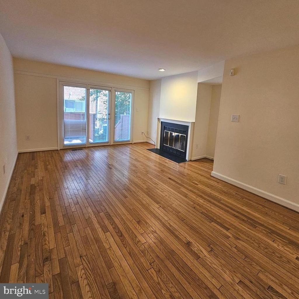 1119 Stuart Street - Photo 4