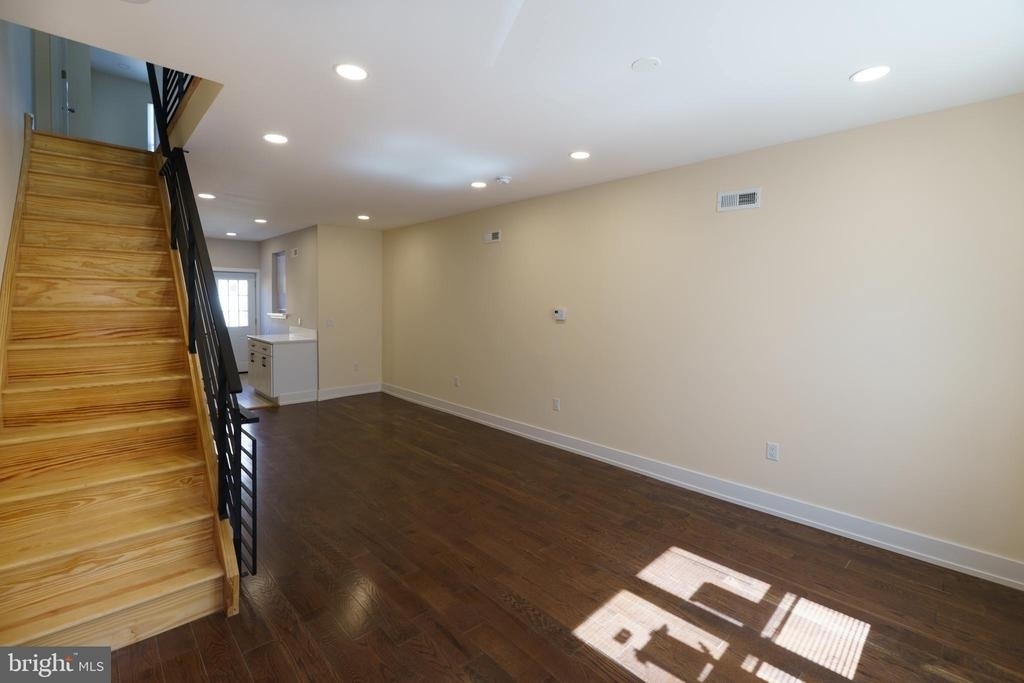 1926 S Lambert Street - Photo 2