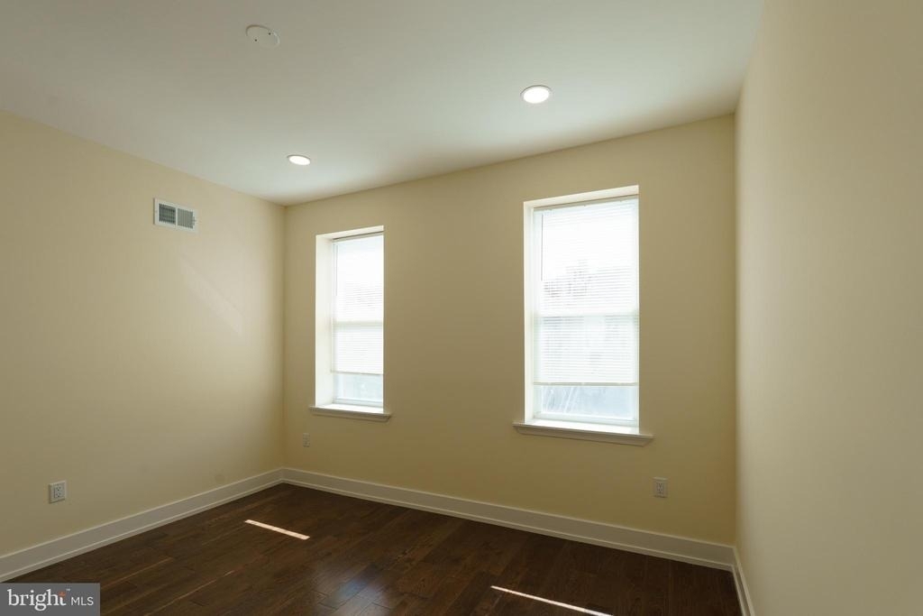 1926 S Lambert Street - Photo 22