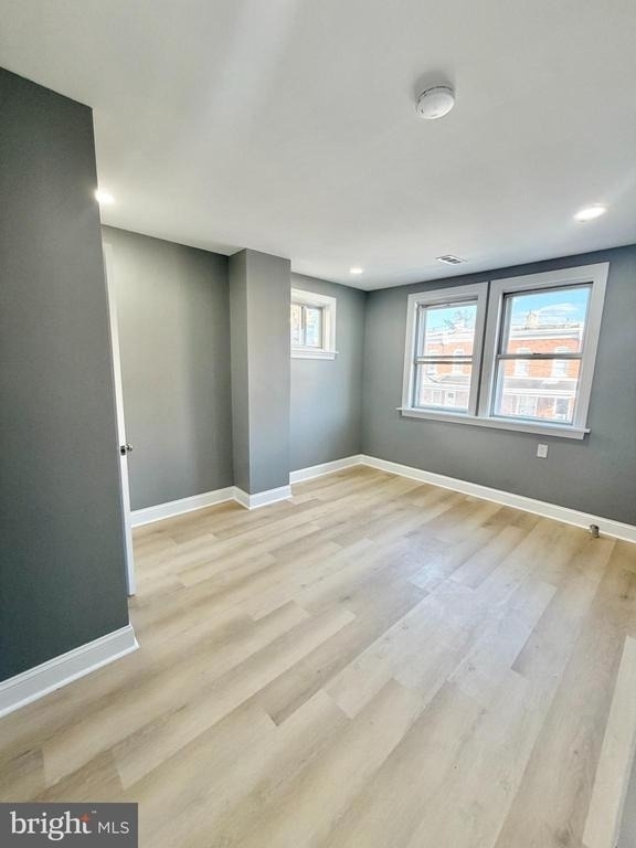 406 Kingsley Street - Photo 8