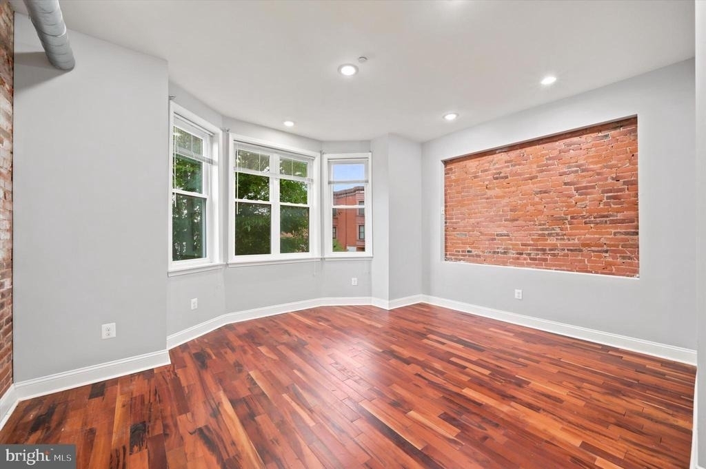 3220 W Diamond Street - Photo 2