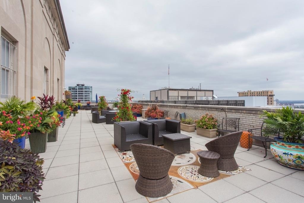1600 Arch Street - Photo 1