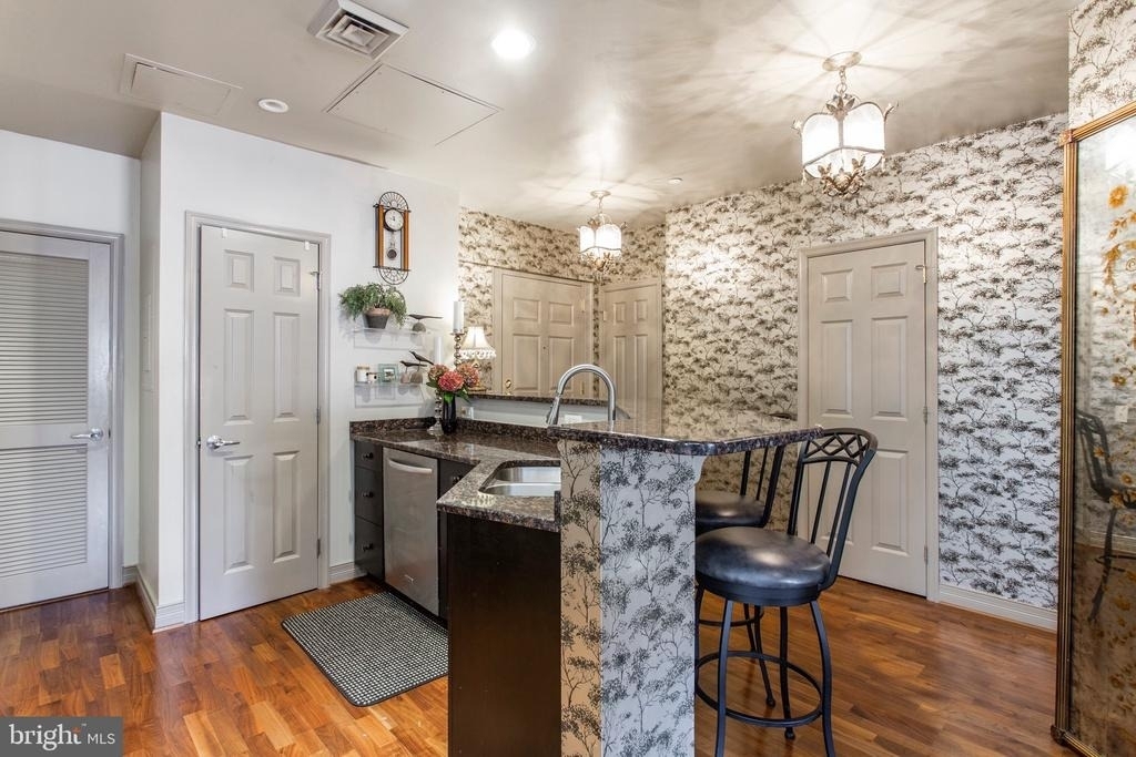 1600 Arch Street - Photo 11