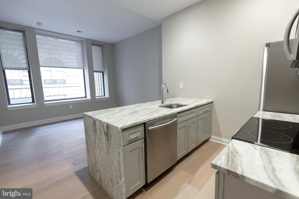 1411-1 Walnut Street - Photo 4