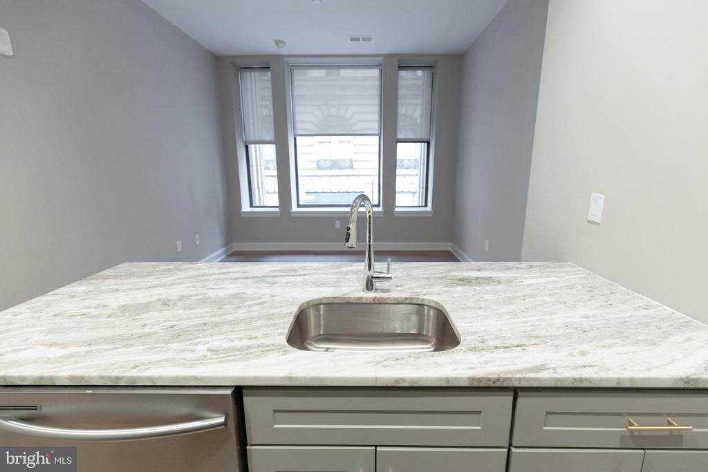 1411-1 Walnut Street - Photo 7