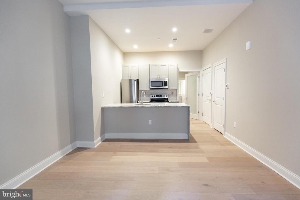 1411-1 Walnut Street - Photo 12