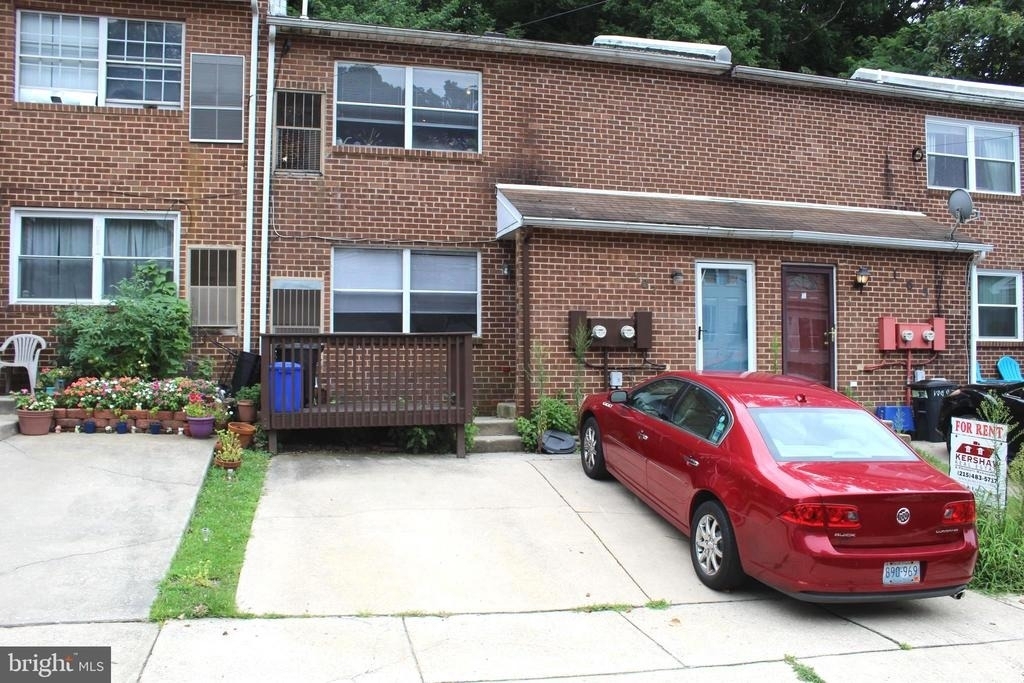 167 Parker Avenue - Photo 0