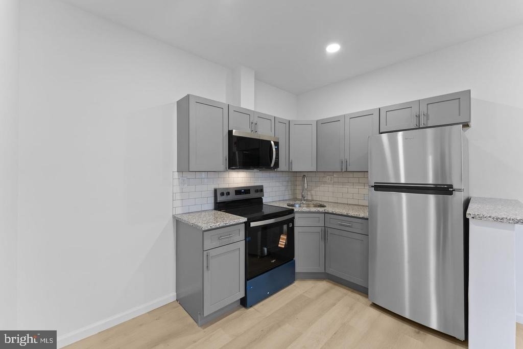 2600 S 7th Street - Photo 1