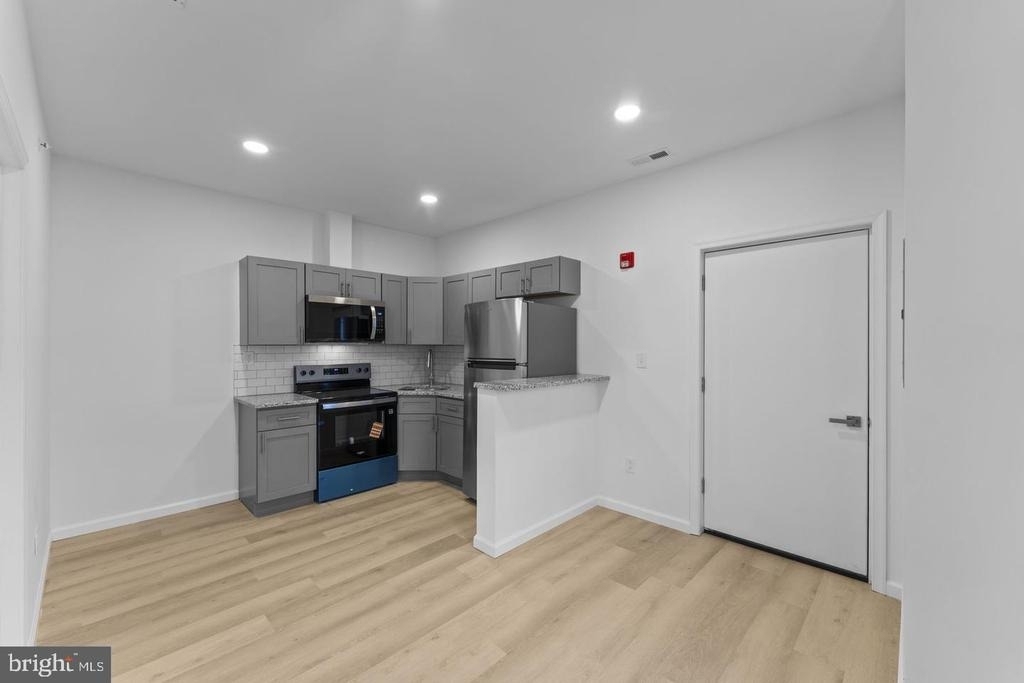 2600 S 7th Street - Photo 2