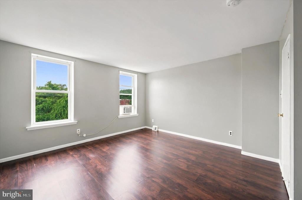4815 Fairmount Avenue - Photo 15