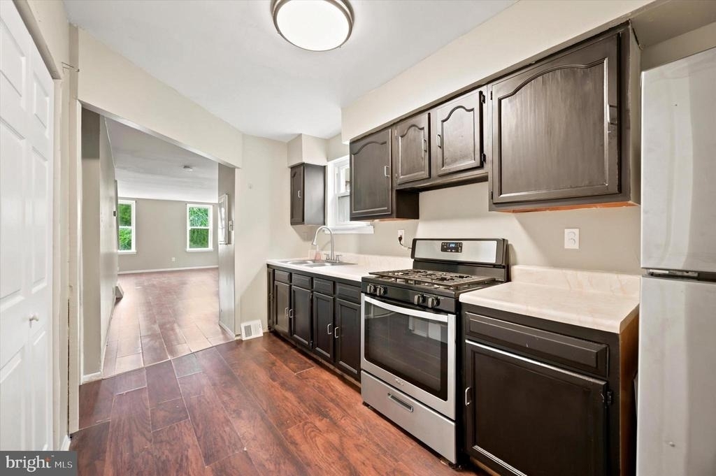 4815 Fairmount Avenue - Photo 4