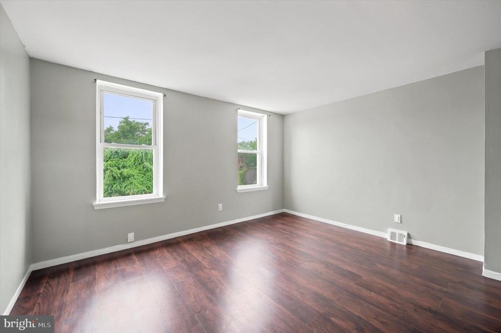 4815 Fairmount Avenue - Photo 11