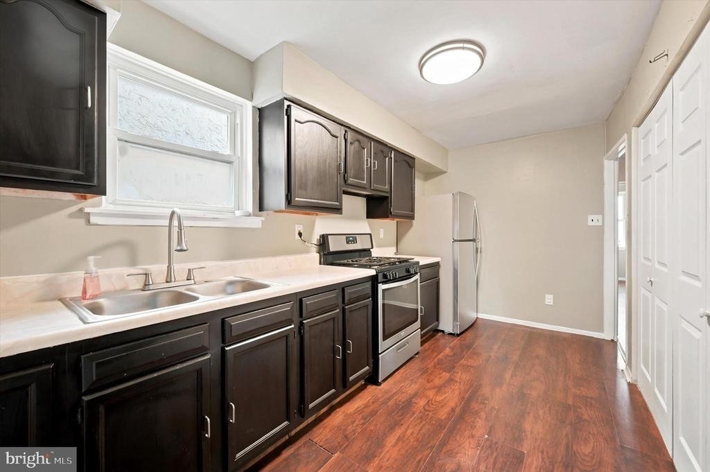 4815 Fairmount Avenue - Photo 5