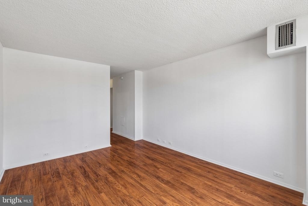 1326 Spruce Street - Photo 12